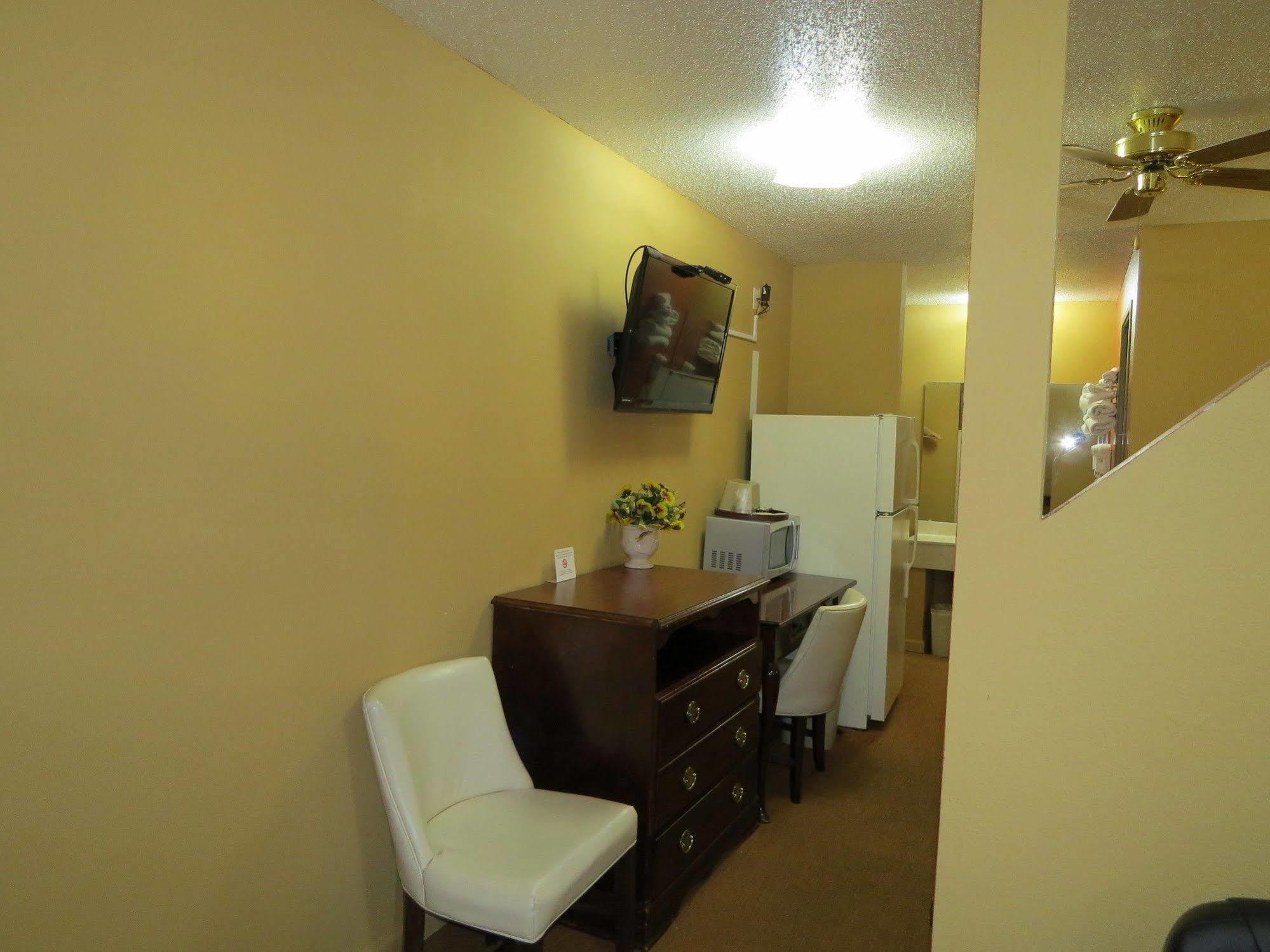 First Western Inn Caseyville Εξωτερικό φωτογραφία