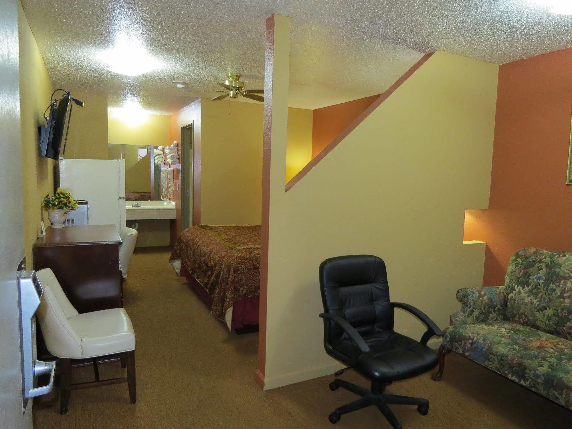 First Western Inn Caseyville Εξωτερικό φωτογραφία