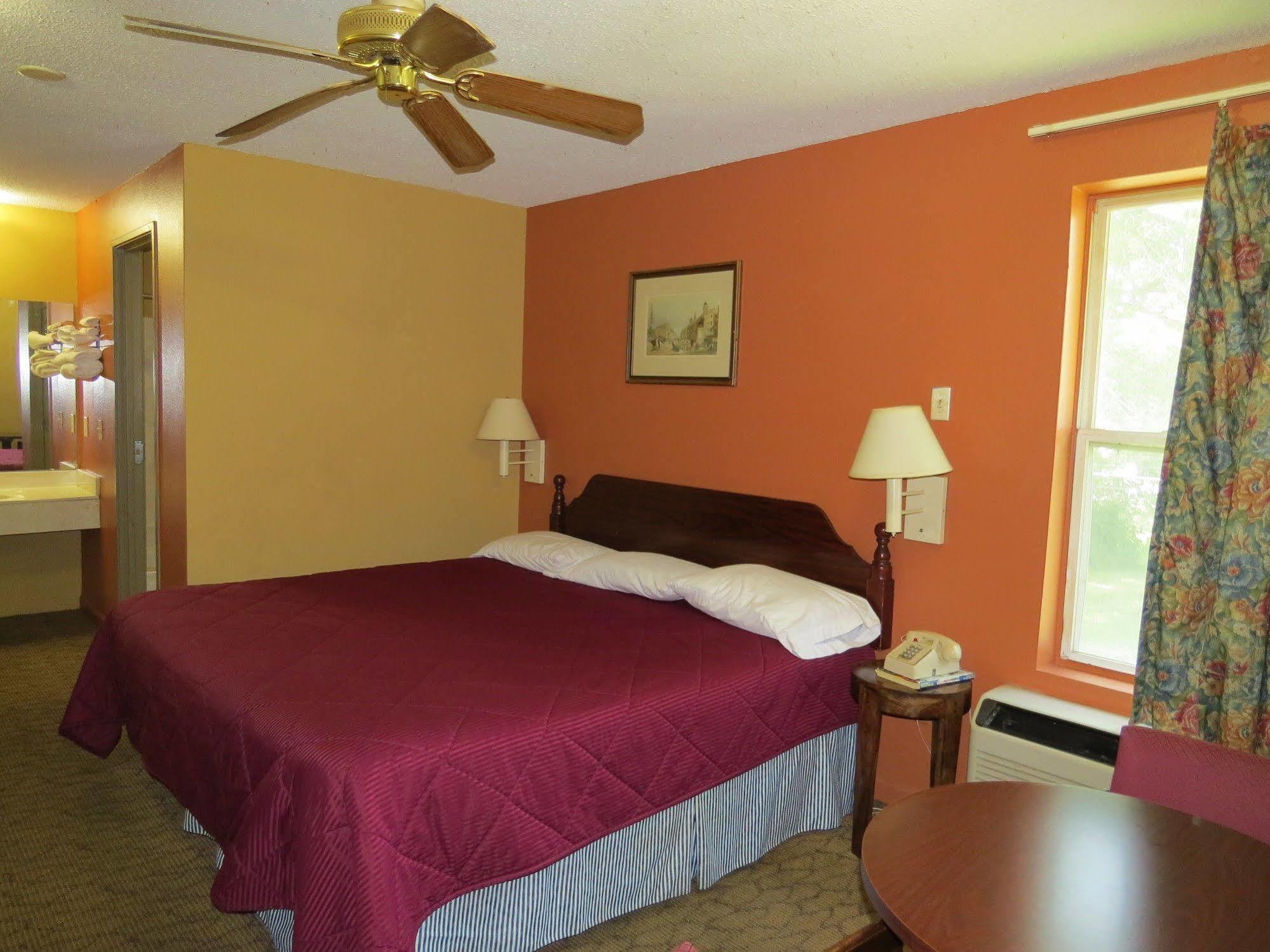 First Western Inn Caseyville Εξωτερικό φωτογραφία